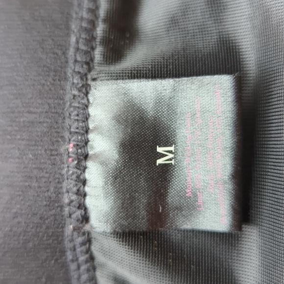 Yianna. Damen Sport Bra. Size Medium. - Picture 8 of 9